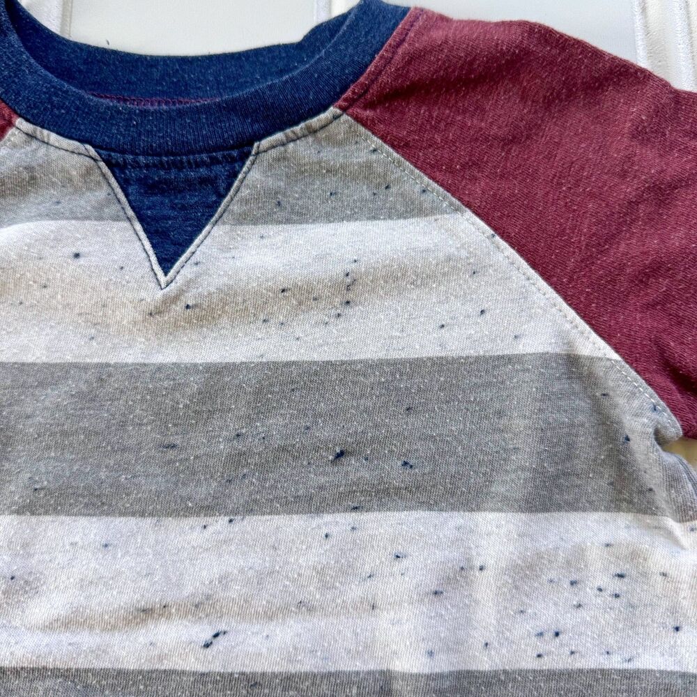 4/$10 - Old Navy Toddler Boy 3/4 Sleeve Shirt | 2T - Picture 3 of 6